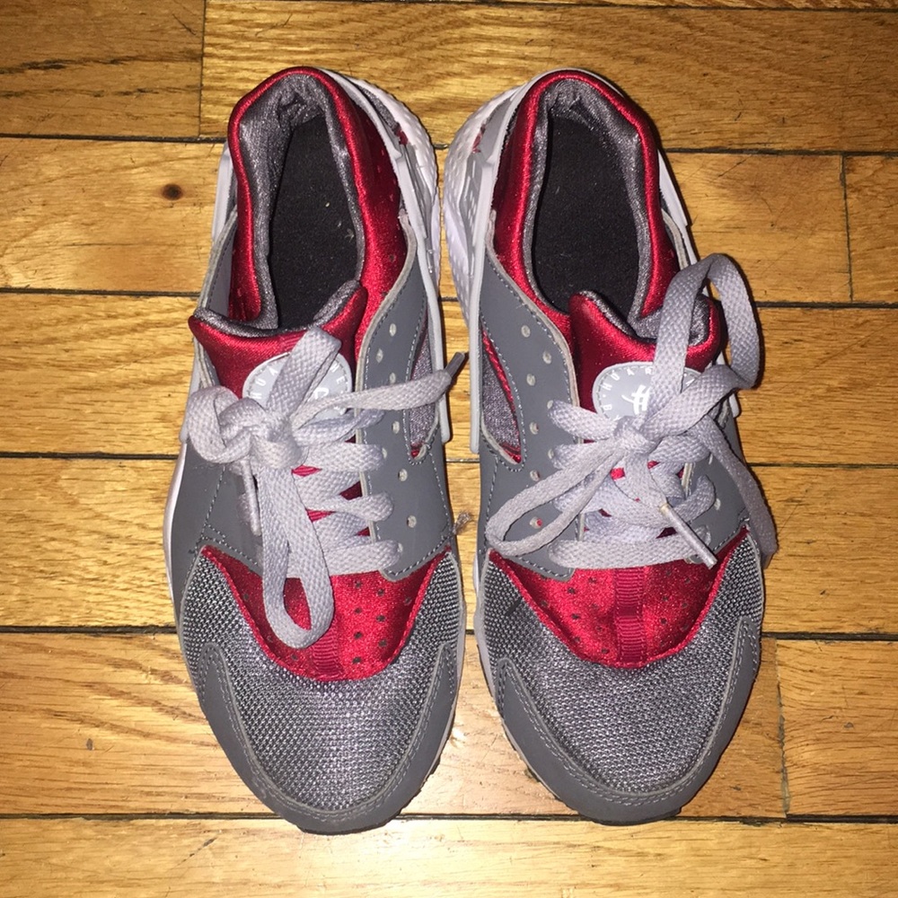 Brand New Red and gray Nike Huaraches BOY