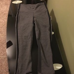 Lululemon 4 gray crop