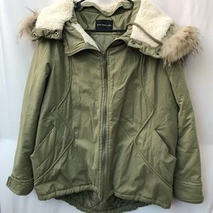 ✨Green coat with fur✨