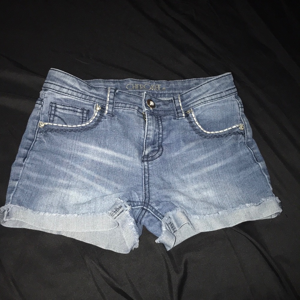 Cherokee light denim L shorts