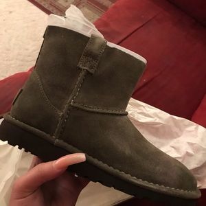 UGG Classic Unlined Mini