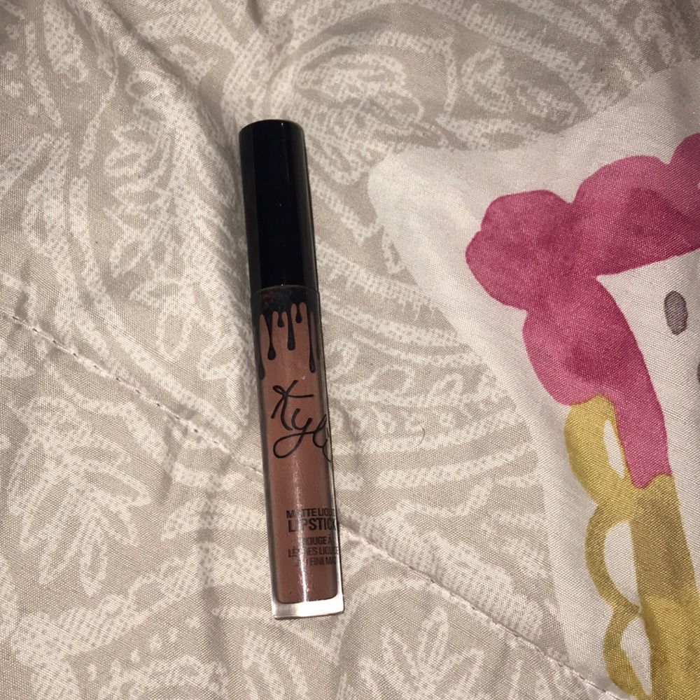 Kylie cosmetics dolce k! Only swatched!