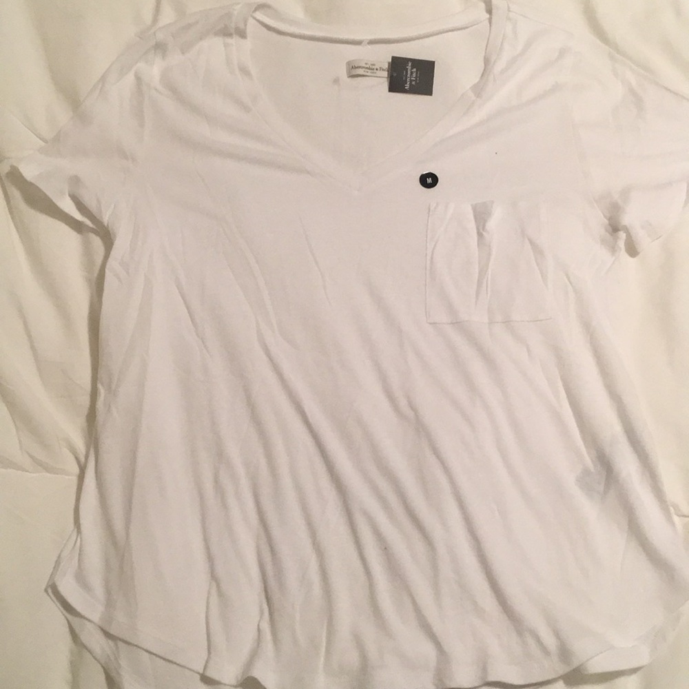 NEW Abercrombie and Fitch tee size m white