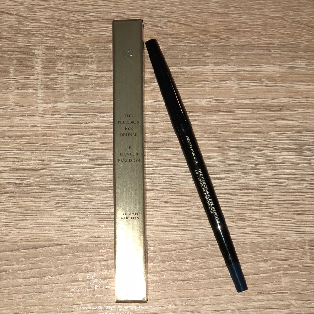 Kevyn Aucoin Precision Liner