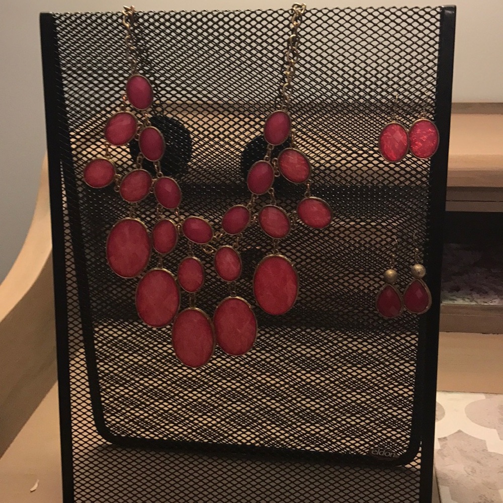 Magenta statement necklace with matching earrings