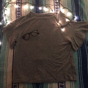 grey t-shirt with flare sleeves