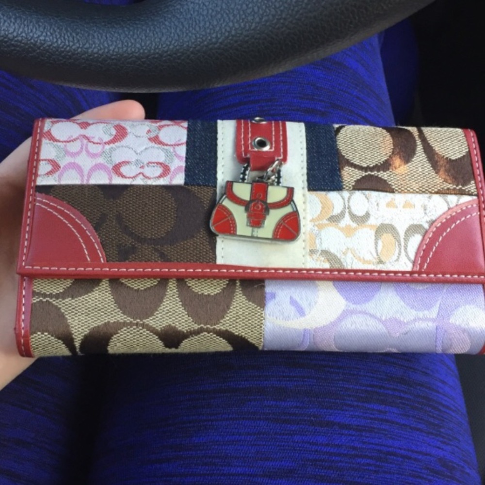 Coach wallet💜 final offer