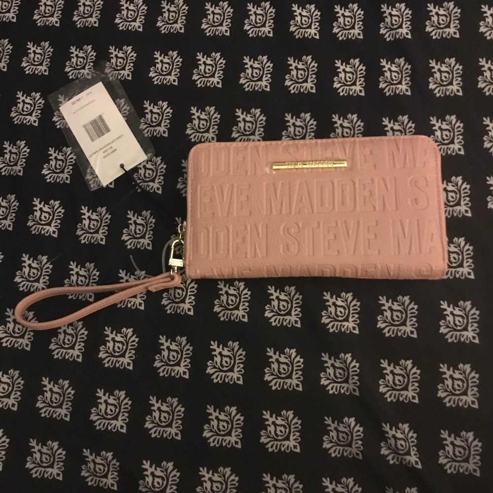  Steve Madden Blush Logo Wallet 