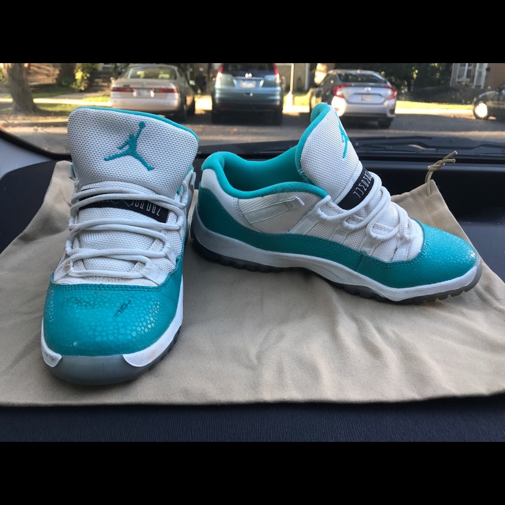 Nike Jordan’s kids 3Y