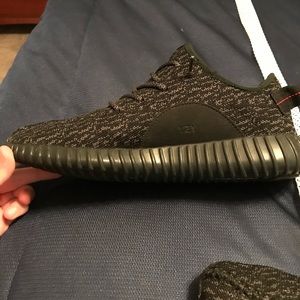 Yeezy Pirate Black