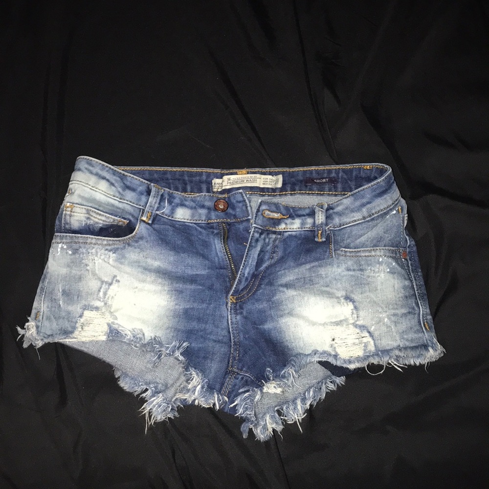 Premium wash ripped denim shorts