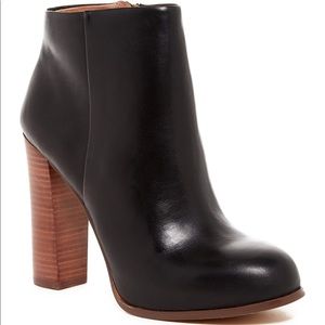 Vince Camuto Ankle Boots Size 7