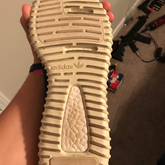 Athletic_Shoes