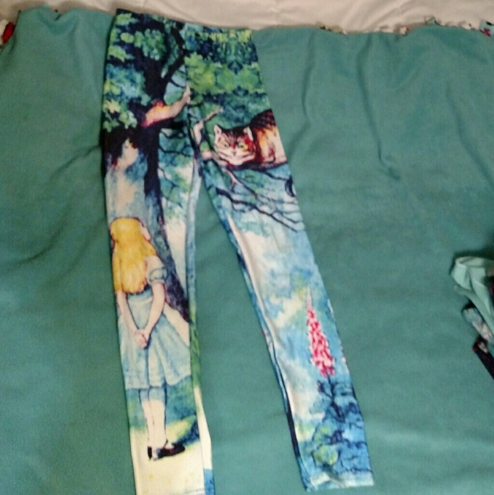 👖Alice In Wonderland Leggings