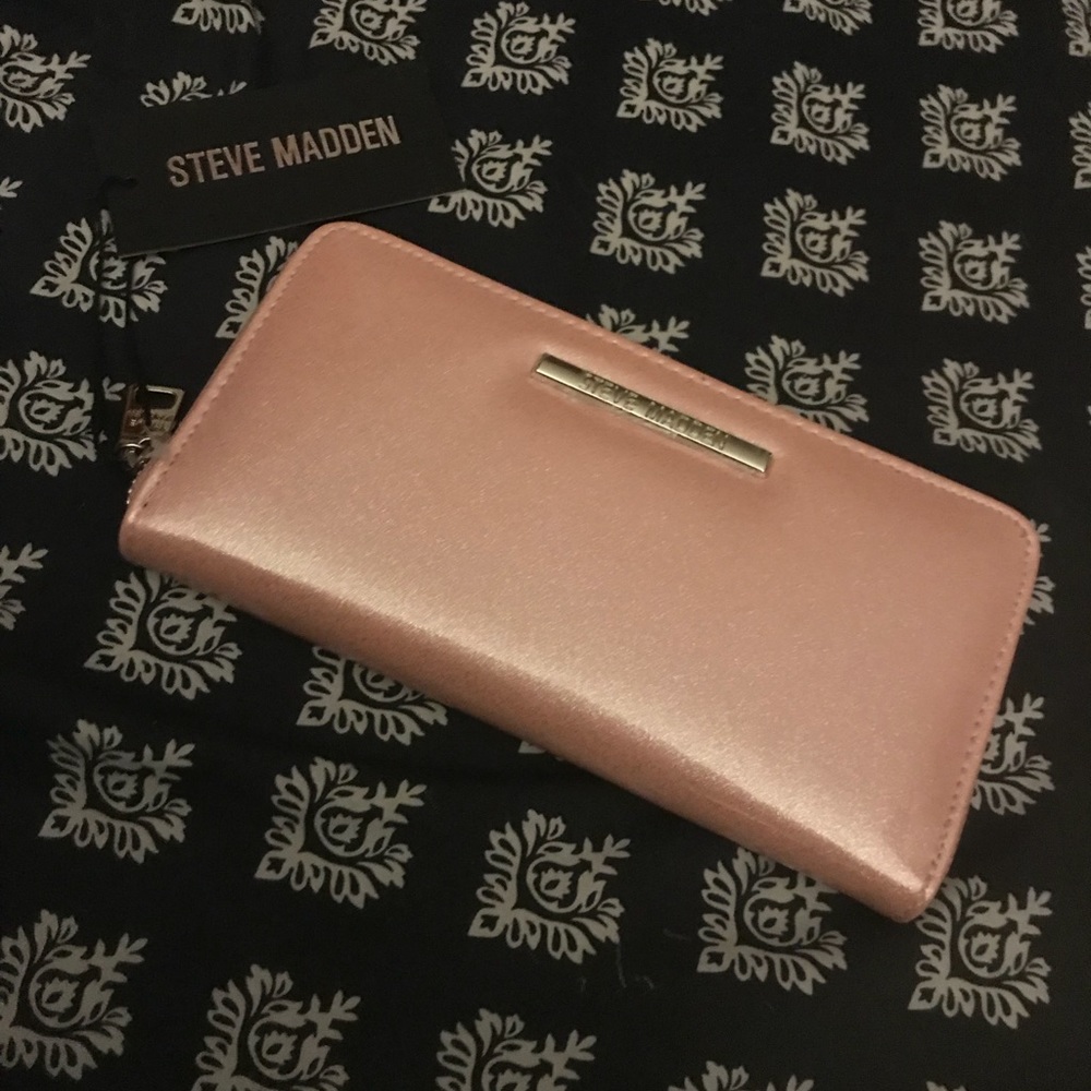  Steve Madden Pink Shimmer Wallet! 