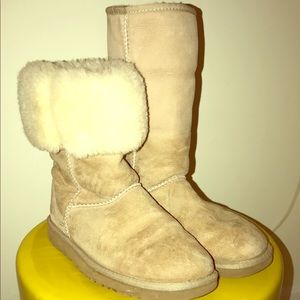 Sand color Uggs size 6.5