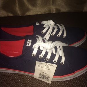 Women's 8.5 navy Keds