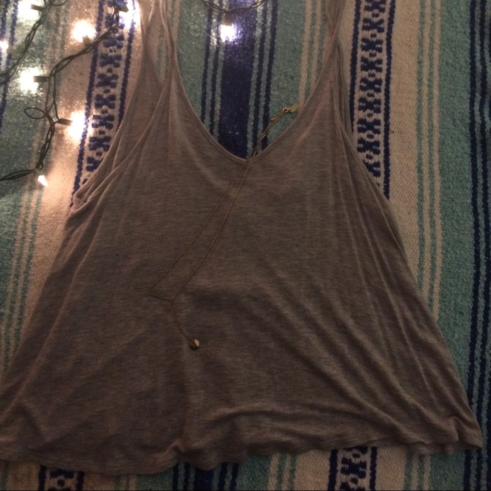 grey flowy tank top