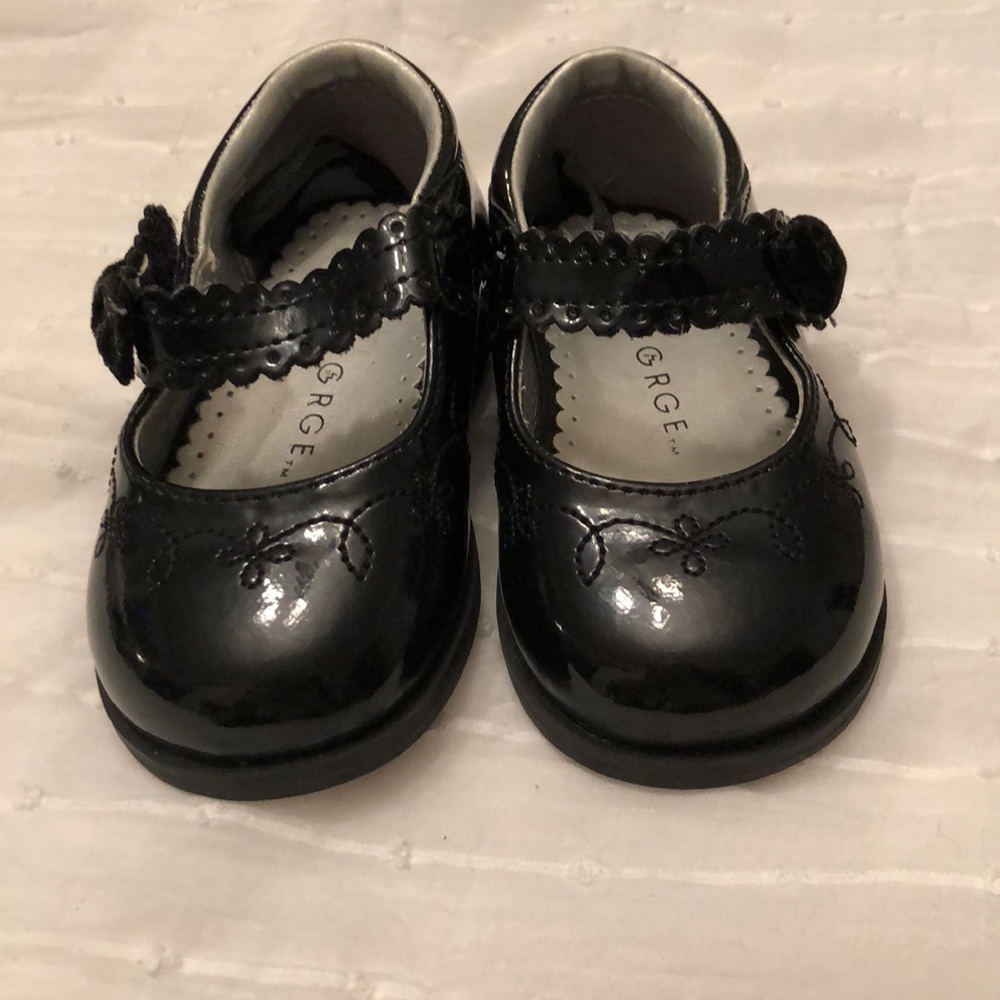 Little baby girl dress shoes