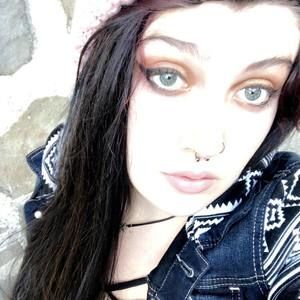 Meet your Posher, Tess