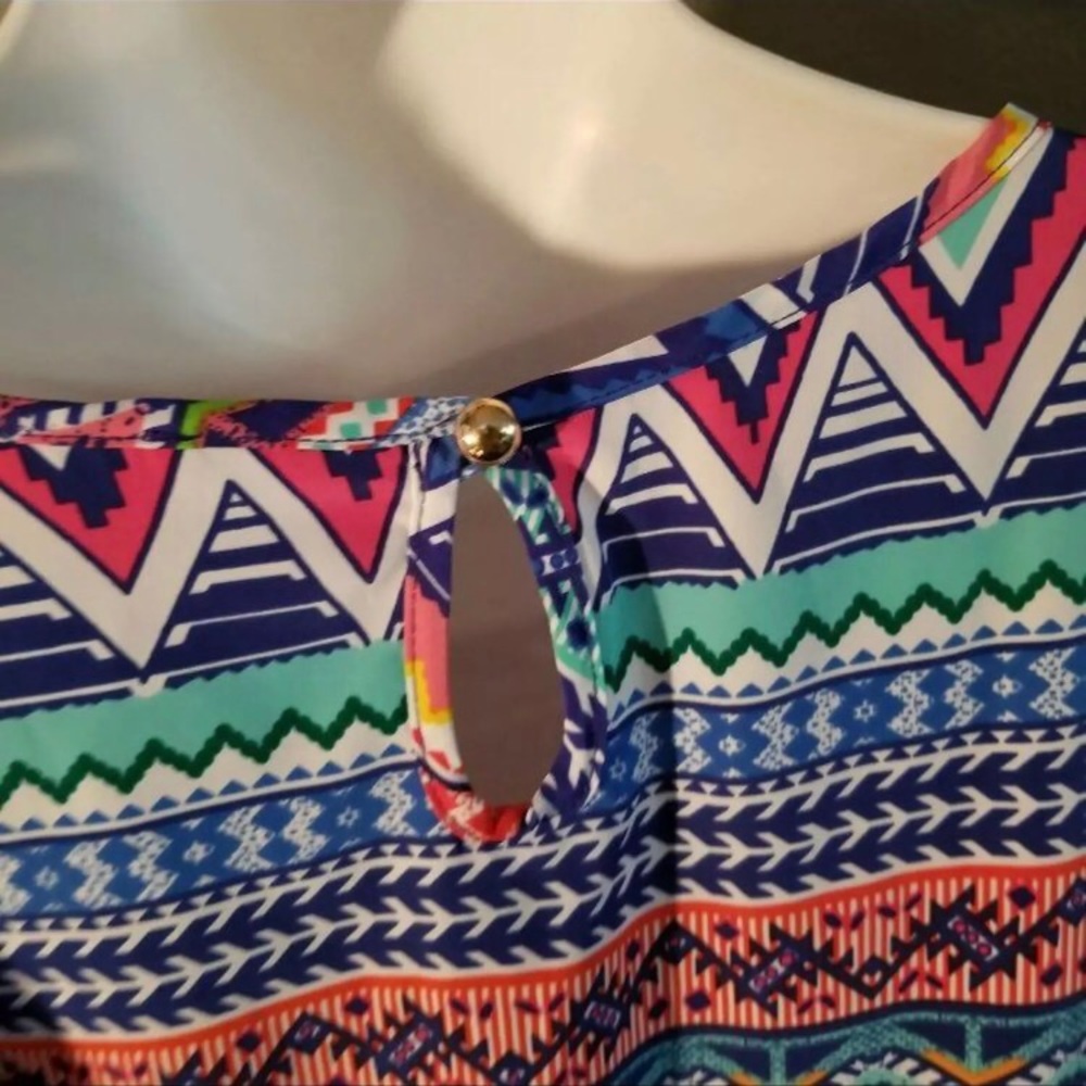 Colorful Aztec Print Top - Picture 3 of 4