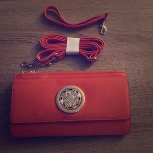 NWOT! BRAND NEW orange handbag or clutch