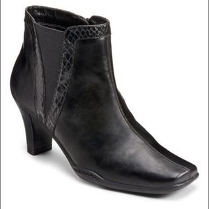 NWT A2 Aerosoles Ankle Boots Size 7