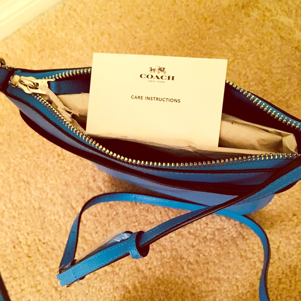 👛 NEW 👜 Crossbody Coach Purse**SOLD**