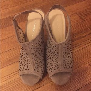 Chinese laundry wedges