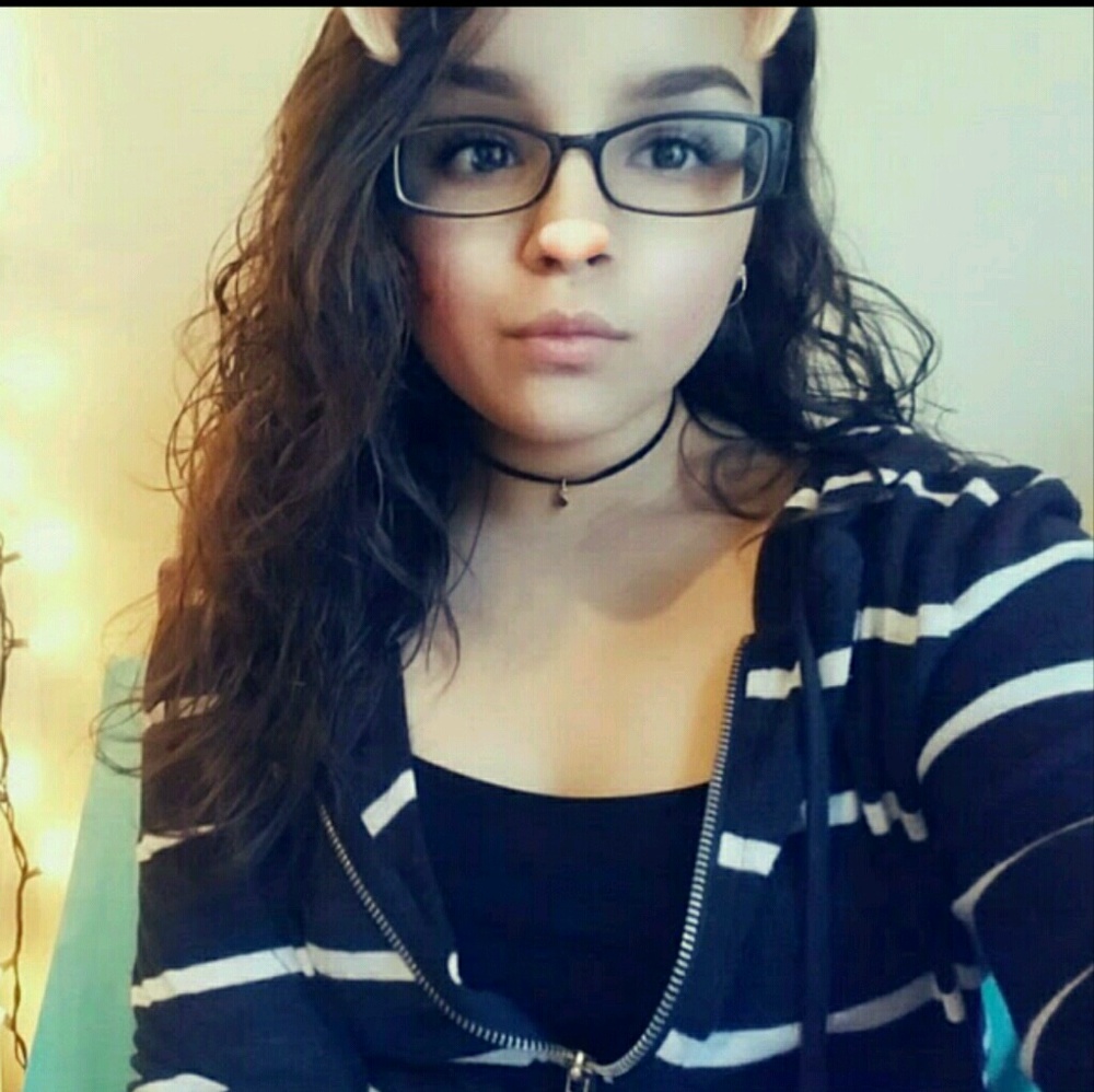 Meet your Posher, Kayla