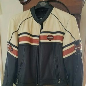 Women's leather Harley-Davidson jacket. Size XL