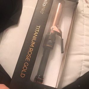 Titanium rose gold 1 1/4 barrel curling iron