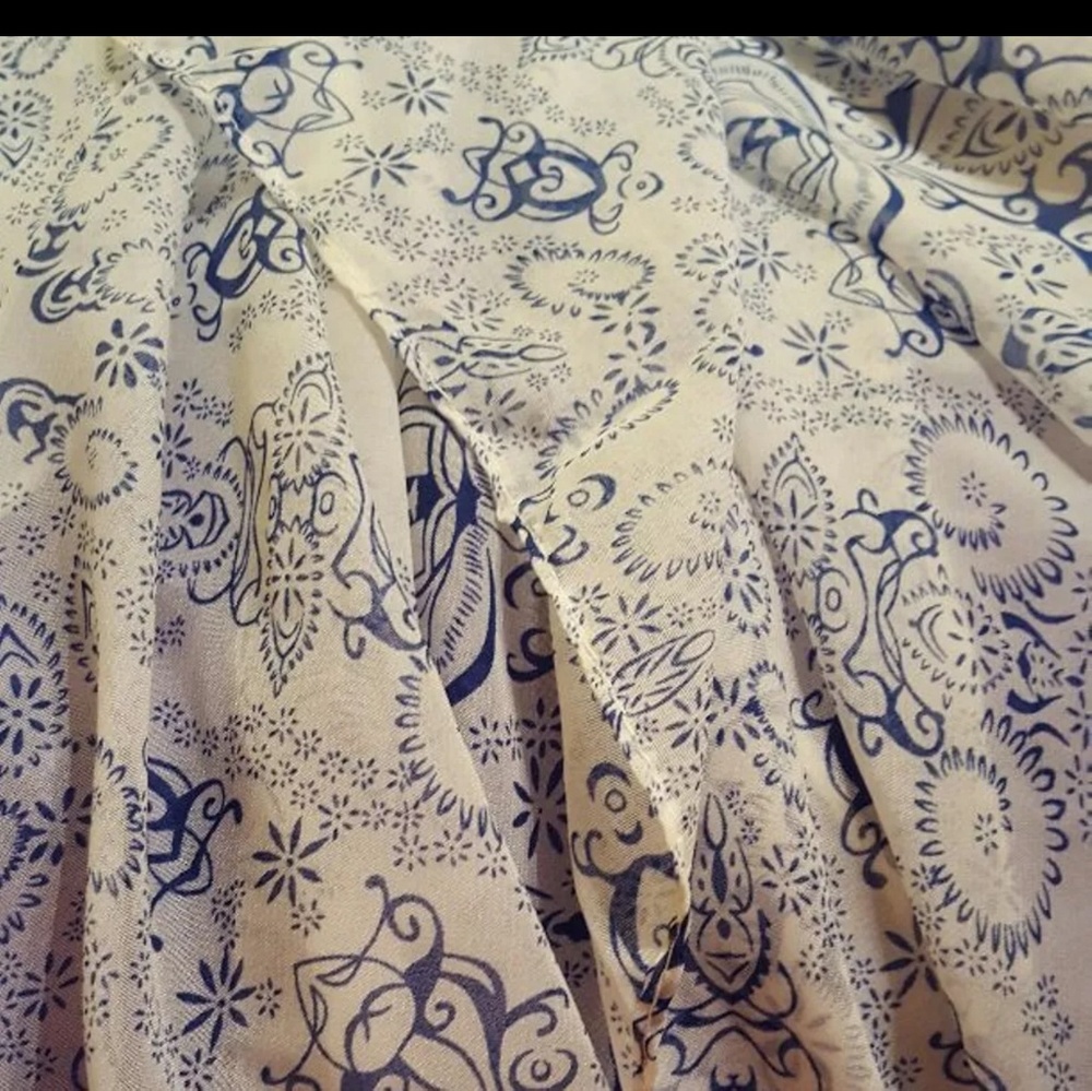 Scarf New - Picture 2 of 3