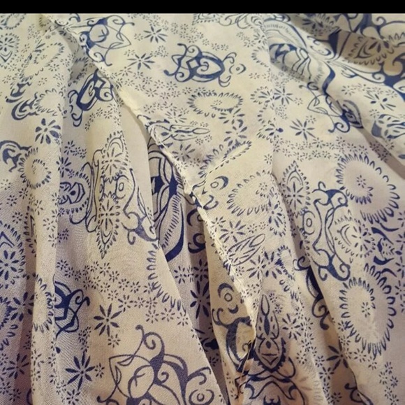 Scarf New - Picture 2 of 3