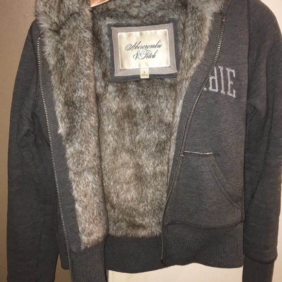 abercrombie and fitch sweatshirt - Picture 2 of 2