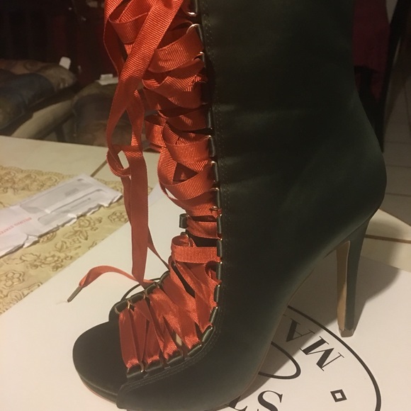 Steven Madden Shoes - Picture 1 of 3