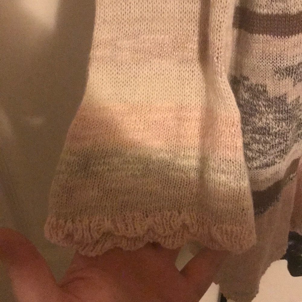 Mudd Light Sweater - Picture 4 of 4