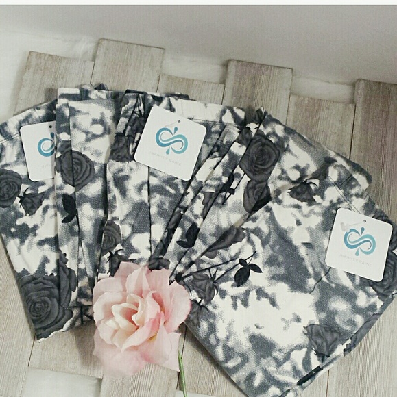 Soft Gray Floral Leggings - Picture 2 of 3