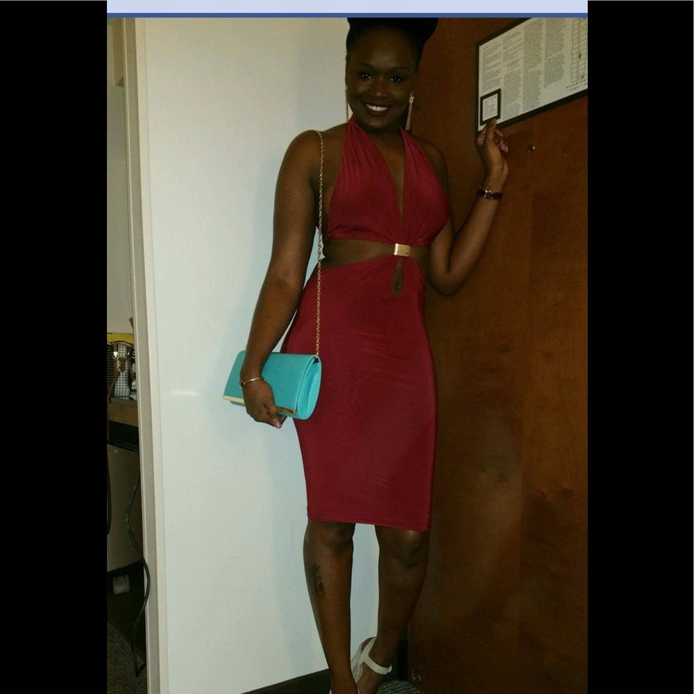 Fashion Nova, Cut-out maroon dress