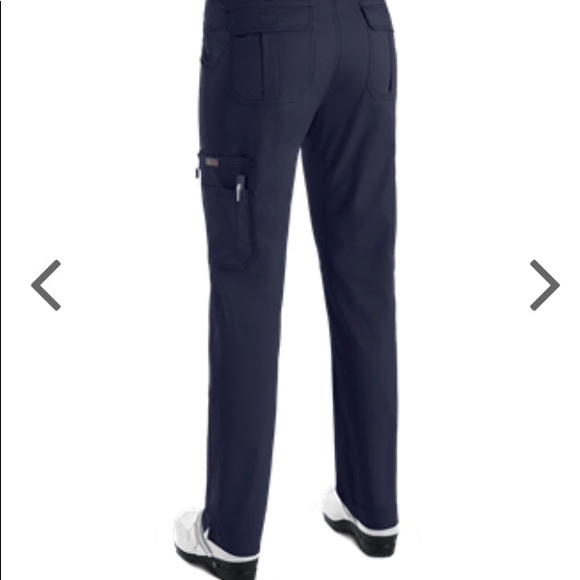 Women’s Koi Stretch Cargo Scrub Pants - Picture 1 of 2