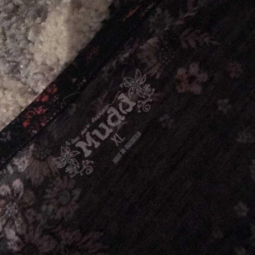 Flower shirt - Picture 2 of 2