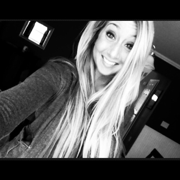 Meet your Posher, Tayler - Picture 1 of 1