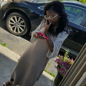 Meet your Posher, Najia