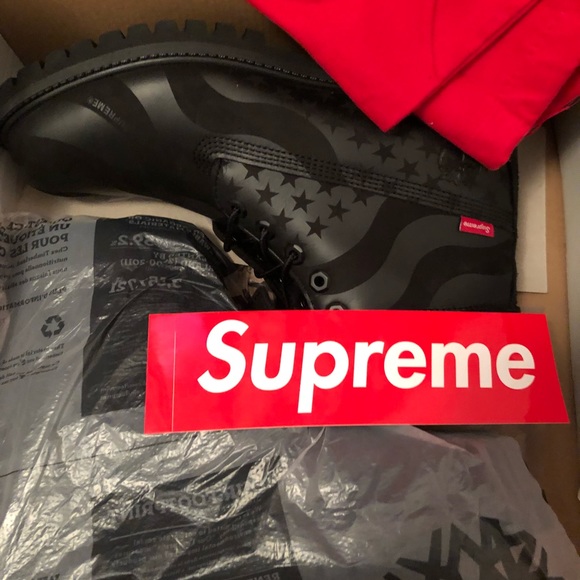 Supreme x timberlands - Picture 2 of 3