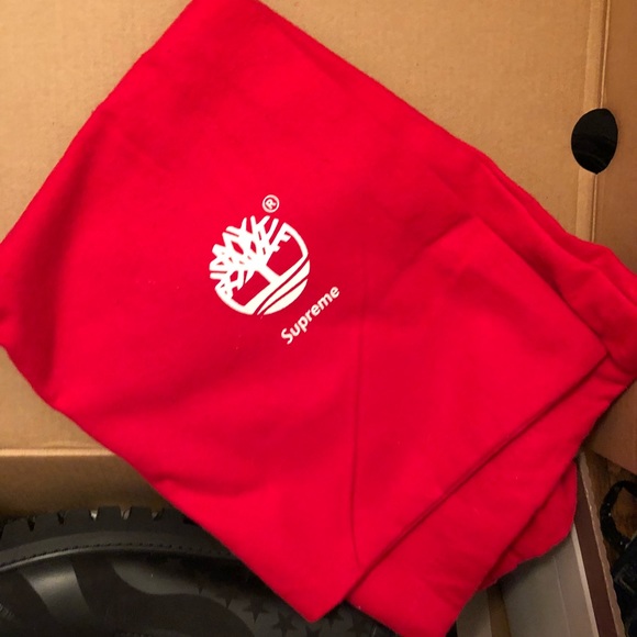 Supreme x timberlands - Picture 3 of 3