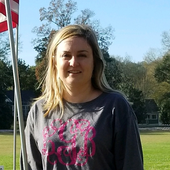 Meet your Posher, Laura - Picture 1 of 1