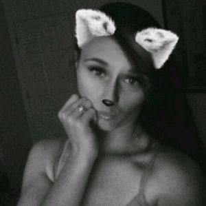 Meet your Posher, Desiree