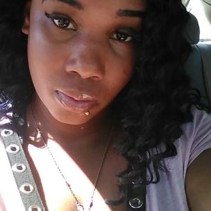 Meet your Posher, Domonique