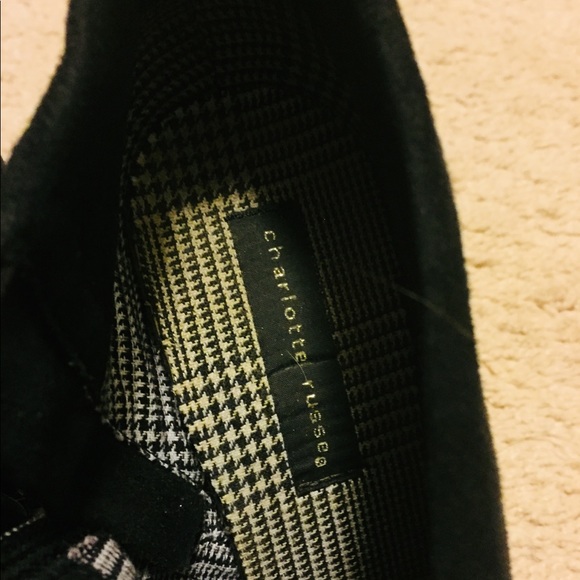 *PRICE DROP* Sleek Black Heels - Picture 2 of 5