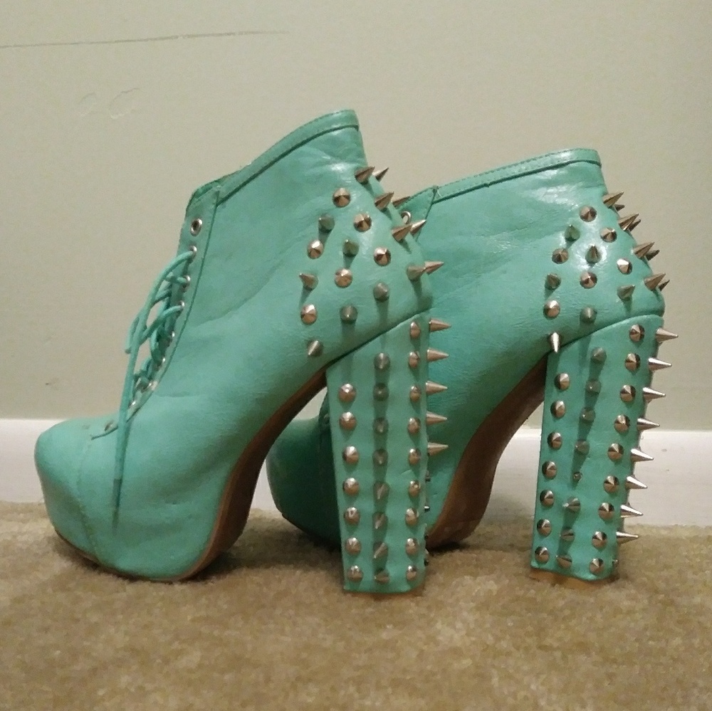 Faux leather turquoise spiked chunky heels